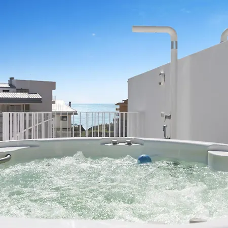 Apartment Vivi Homes - Dior Pool, Jacuzzi, Terrace & Sea View *