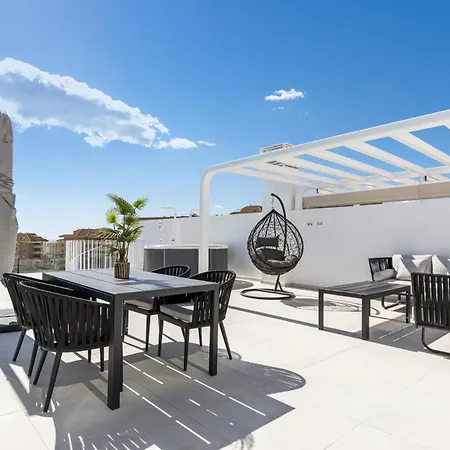Vivi Homes - Dior Pool, Jacuzzi, Terrace & Sea View