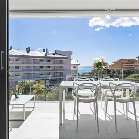 Vivi Homes - Dior Pool, Jacuzzi, Terrace & Sea View Apartment Fuengirola