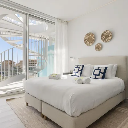 Vivi Homes - Dior Pool, Jacuzzi, Terrace & Sea View Apartment