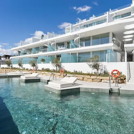 Vivi Homes - Dior Pool, Jacuzzi, Terrace & Sea View