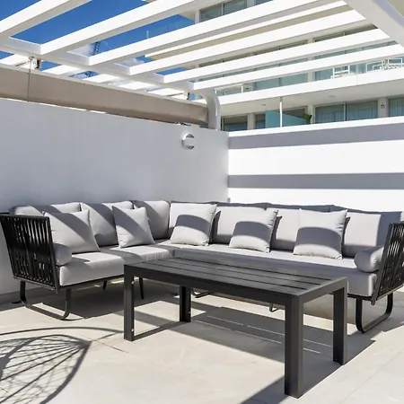 Apartment Vivi Homes - Dior Pool, Jacuzzi, Terrace & Sea View *