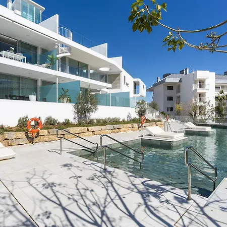 Vivi Homes - Dior Pool, Terrace & Sea View Lägenhet *