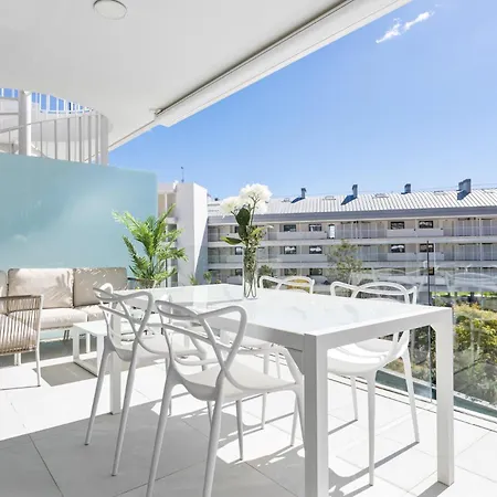 Apartment Vivi Homes - Dior Pool, Jacuzzi, Terrace & Sea View