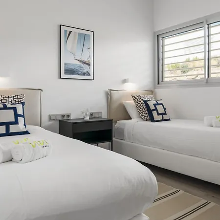 Apartment Vivi Homes - Dior Pool, Jacuzzi, Terrace & Sea View *