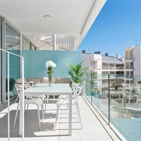 Vivi Homes - Dior Pool, Jacuzzi, Terrace & Sea View *