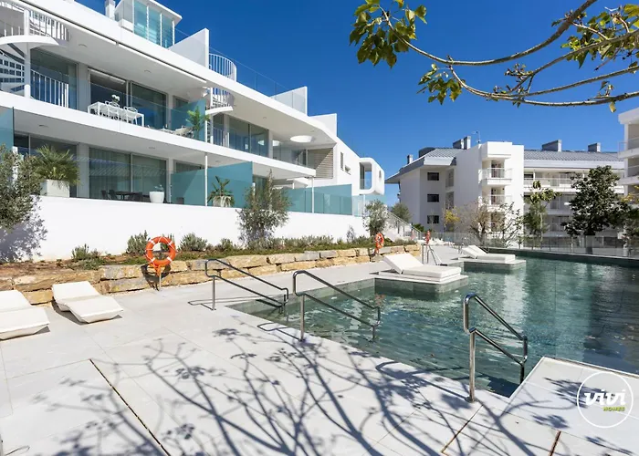 Vivi Homes - Dior Pool, Terrace & Sea View アパート *