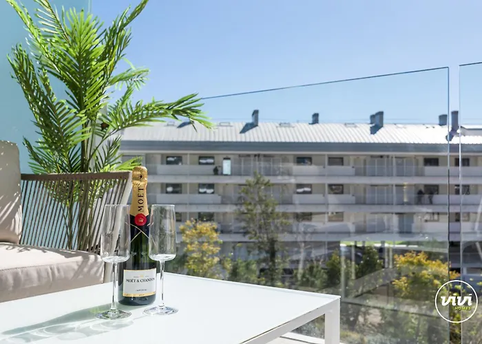 Vivi Homes - Dior Pool, Terrace & Sea View アパート *