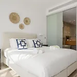 Vivi Homes - Dior Pool, Terrace & Sea View *
