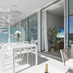 Vivi Homes - Dior Pool, Terrace & Sea View Апартаменты Фуэнхирола