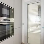 Vivi Homes - Dior Pool, Terrace & Sea View Апартаменты
