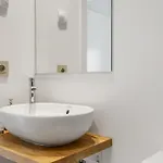 Апартаменты Vivi Homes - Dior Pool, Terrace & Sea View Фуэнхирола