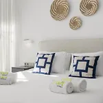 Апартаменты Vivi Homes - Dior Pool, Terrace & Sea View Фуэнхирола