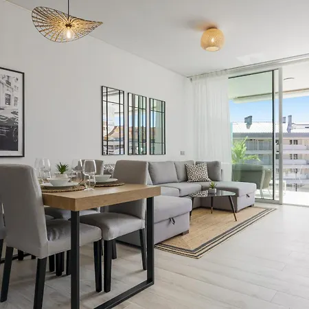 Vivi Homes - Dior Pool, Terrace & Sea View *