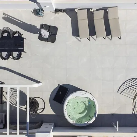 Vivi Homes - Dior Pool, Terrace & Sea View *