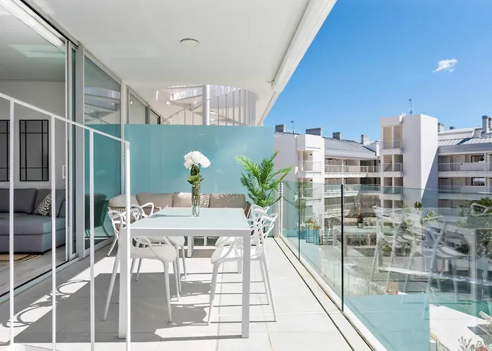 Vivi Homes - Dior Pool, Terrace & Sea View *