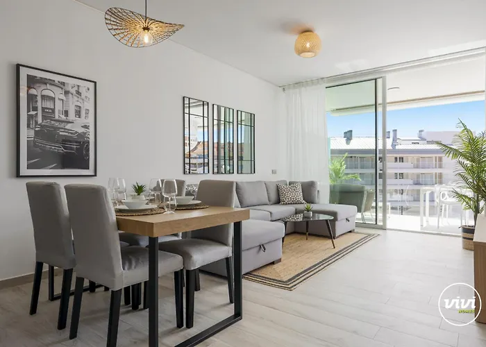 Vivi Homes - Dior Pool, Terrace & Sea View *