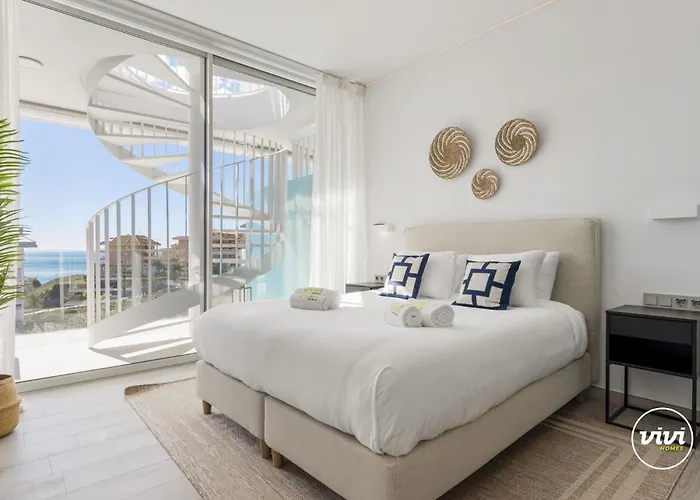 Vivi Homes - Dior Pool, Terrace & Sea View 公寓