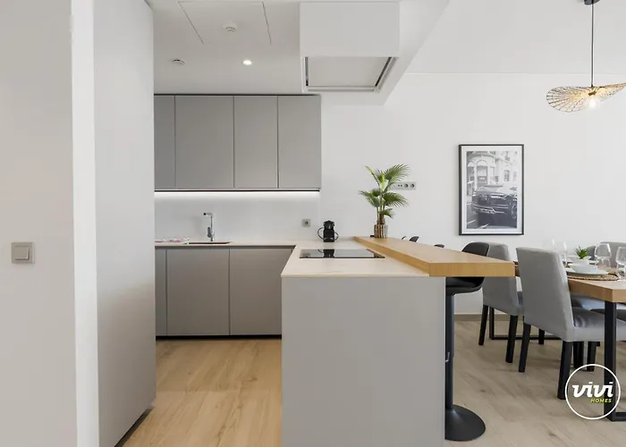 公寓 Vivi Homes - Dior Pool, Terrace & Sea View