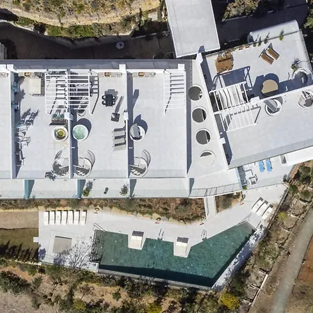 Vivi Homes - Dior Pool, Terrace & Sea View Апартаменты *