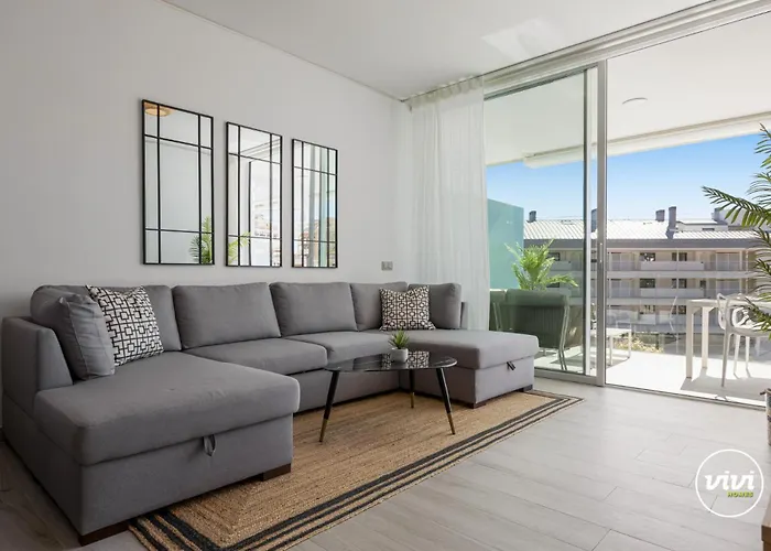 Vivi Homes - Dior Pool, Terrace & Sea View *